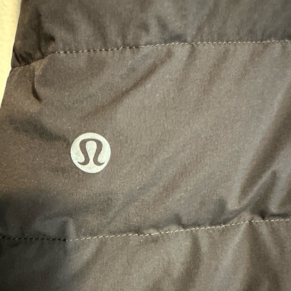 Lululemon Down For It All jacket - Picture 4 of 4